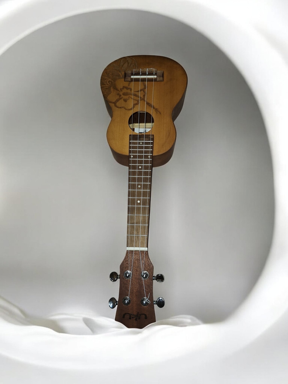 Jade Brown Floral-Accent Ukulele Wall Decor